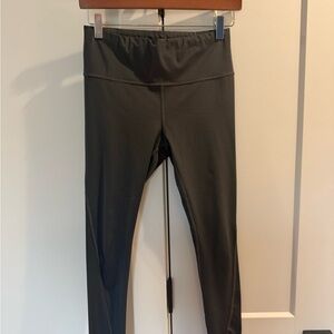 Athleta women’s olive green Leggings